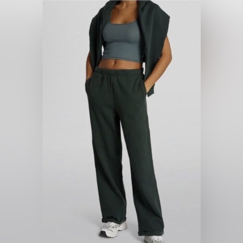 NWT SKIMS Cotton Fleece Classic Straight Leg sweatpants in Spruce Green
